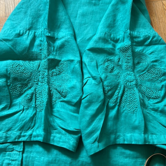 Linen - Picture 5 of 13